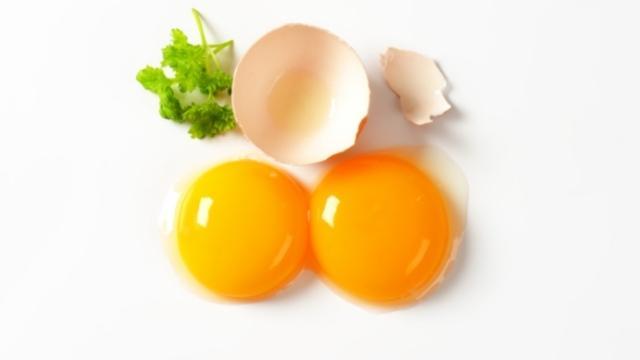 vitamin D rich foods - egg yolk