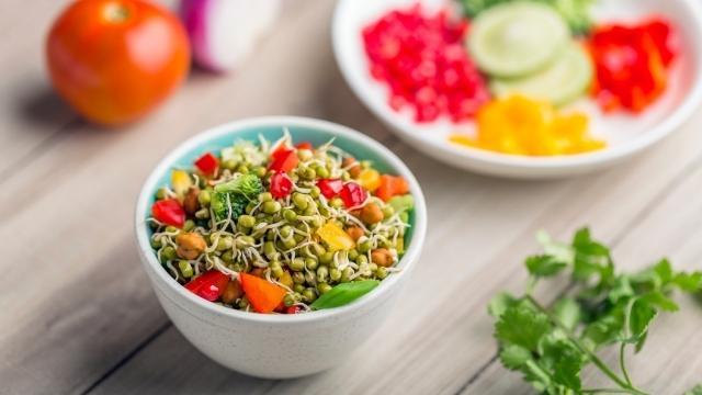 how to make sprout salad?